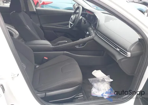 2024 Hyundai Elantra Sel z USA, uszkodzony, nr VIN KMHLM4DG1RU791463